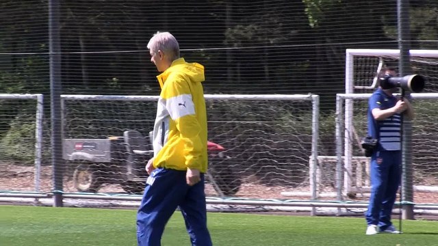 Arsenal - Pirès voit bien Henry ou Viera succéder à Wenger