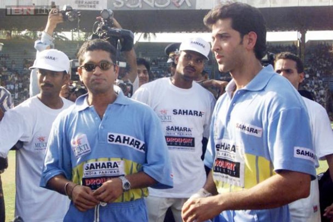 Hrithik Roshan | Playing Cricket | best fielding by Hrithik Roshan