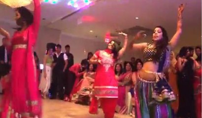 Bride Superb Wedding Dance || Lovely Ho Gai || Sangeet