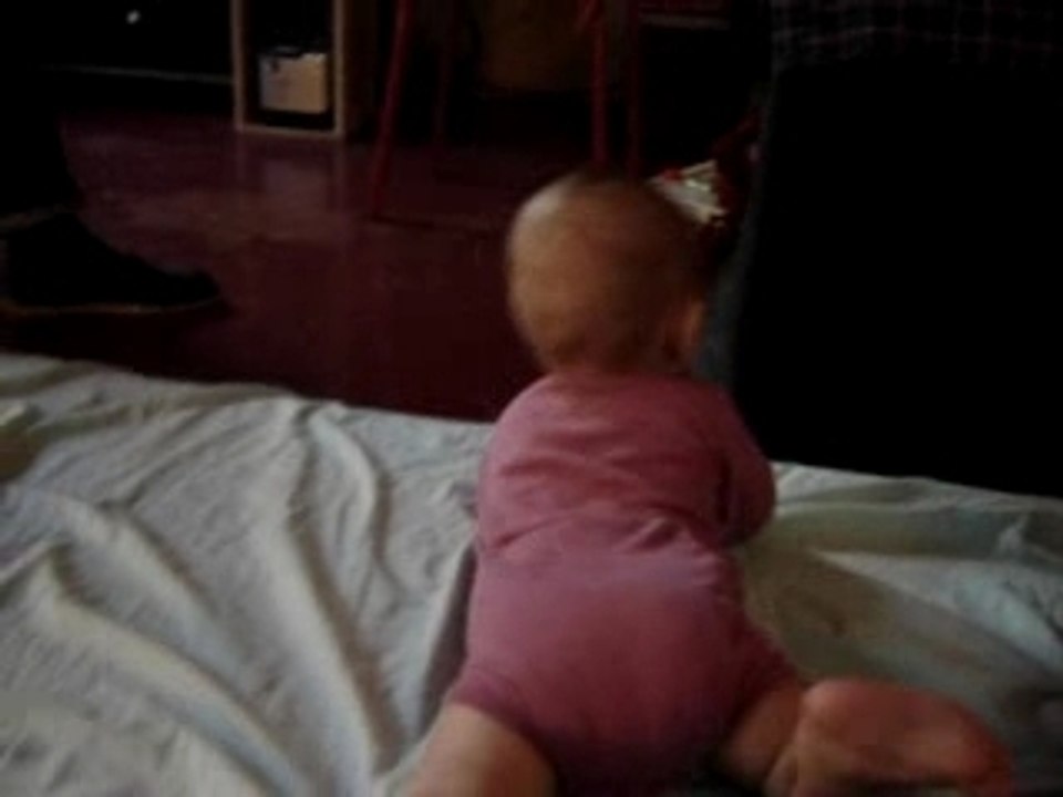louise s'assoit 060507