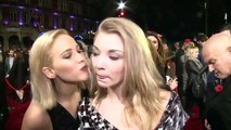 Beso de Jennifer Lawrence a Natalie Dormer