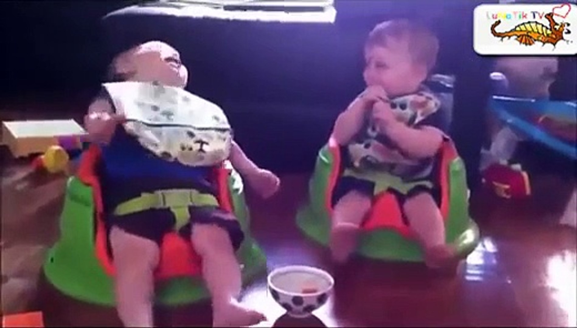 笑い 外国の面白い子供ベスト おもわず笑ってしまう 笑う赤ちゃんの動画 Dailymotion Video