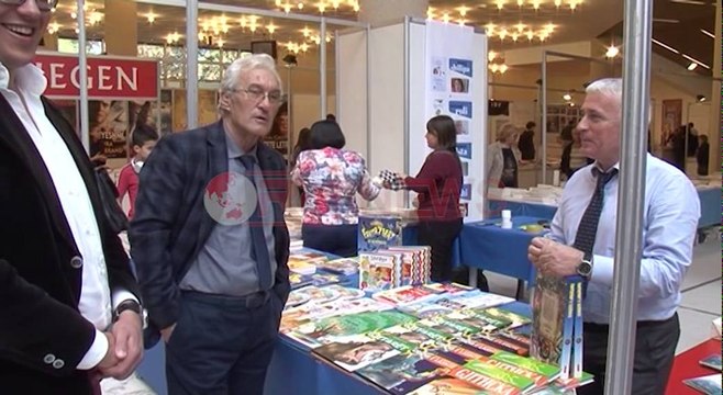 Panairi i librit, lexuesve iu mundësuan takime me autorë të huaj- Ora News- Lajmi i fundit-