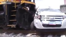 Train Crashed into Ford - Live Footage.!!!