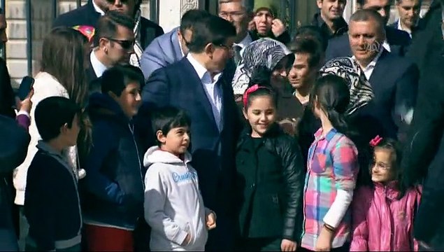 Turkish PM Davutoglu votes for Turkish general election