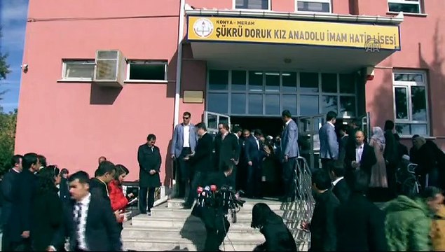 Turkish PM Davutoglu votes for Turkish general election 1