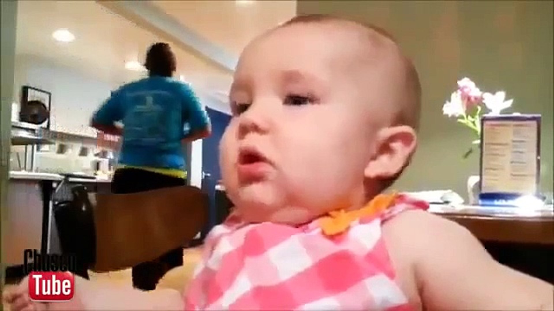 ⁣Реакция детей на лимон. Смешные детские рожицы при еде лимона