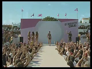 MIRA LO QUE PASA EN ESTE DESFILE (Anuncio Sprite)