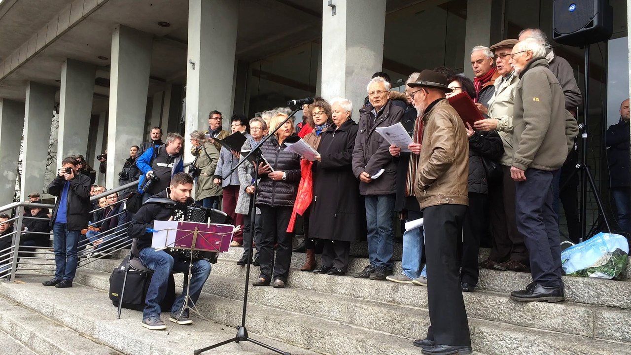 Attentats de Paris : rassemblement à Brest