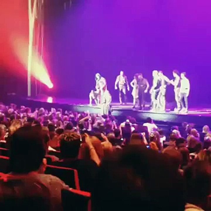 Caroline Costa chante Halo lors de Robin des Bois