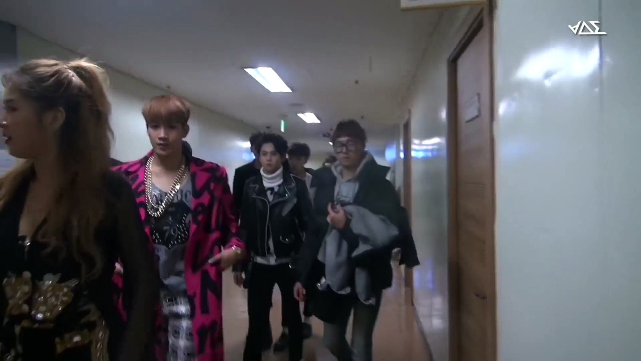 141226 2PM Nichkhun & Beast Gikwang at back stage KBS Gayo Daechukje