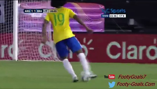 Willian amazing elastico vs Argentina 2015