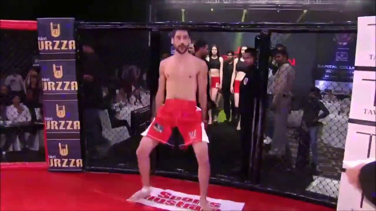 Un combattant MMA chambre son adversaire et fini KO en 9sec : la honte