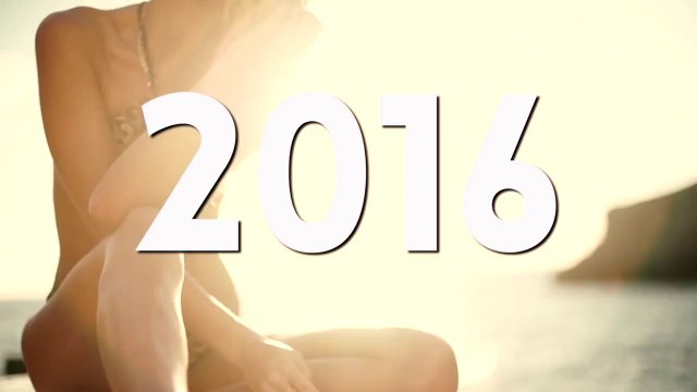 Bikinis et maillots de bain pour 2016... Belle année!