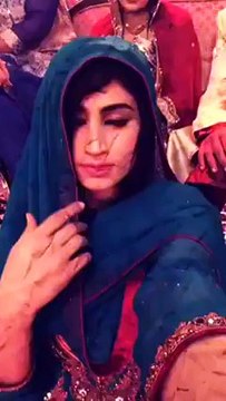 Qandeel Baloch Singing Mera Yaha Koi Nahi