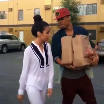 Когда девушка говорит, что есть парень )