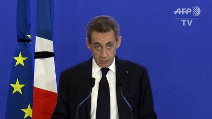 "La guerre doit être totale", selon Sarkozy