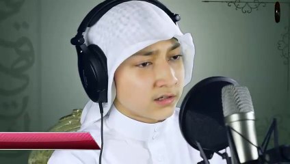 Beautiful reciting Holy Quran