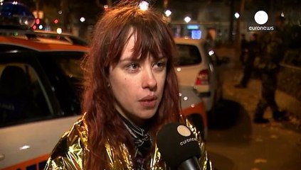 "Nos hemos tirado al suelo y nos hemos arrastrarnos hasta la salida de emergencia"