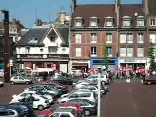 Beauvais place halles défilé 1er Mai