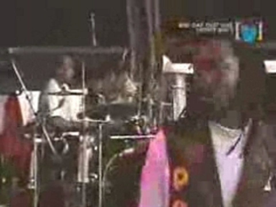 Shut up live Black eyed peas