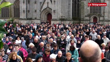 Quimper. Un millier de personnes au rassemblement hommage
