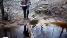 НАД КОТОМ СМЕЯЛАСЬ ДОЛГО