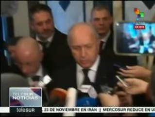 Hollande se reúne con el Consejo de Defensa por atentados en París