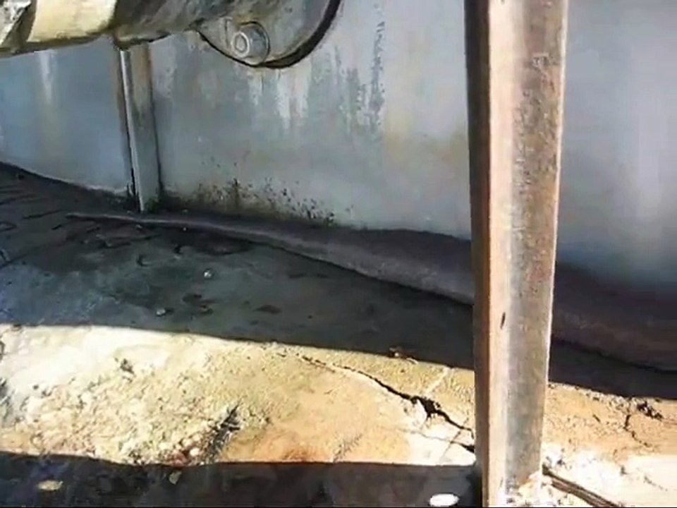 А ты говоришь не материшься? Делись видео со знакомыми