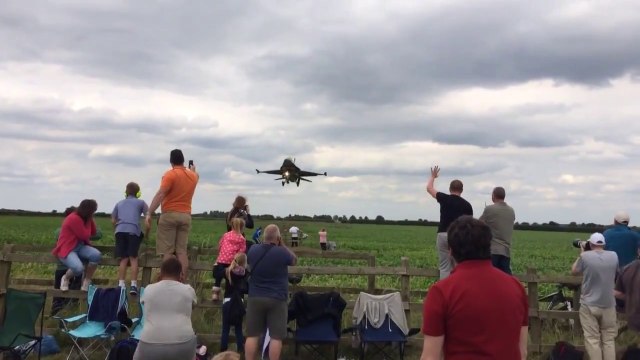 F16 Airplane landing so so close to the public at Waddington airshow 2014