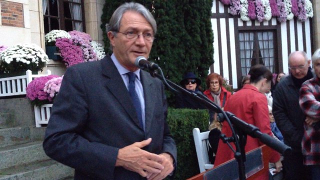 300 personnes rassemblées