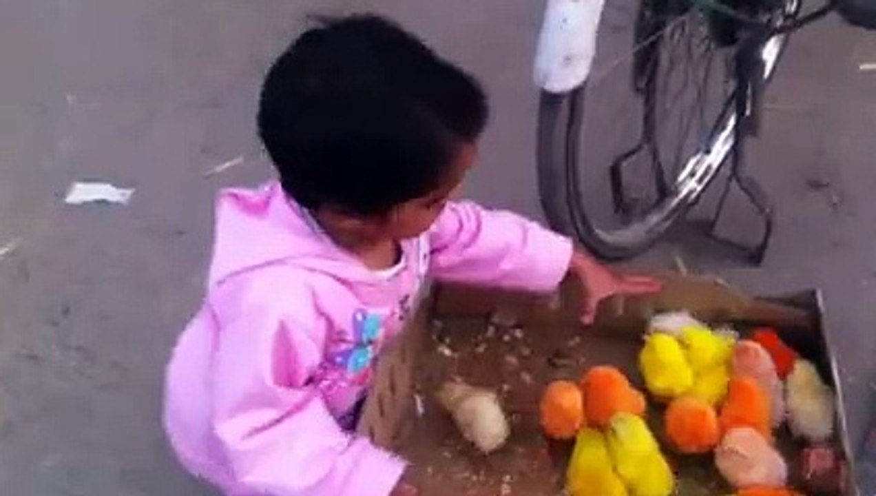 Dua Khan buying Chozay.MOV -