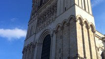 Sortie de la messe de la cathédrale Saint-Maurice, dimanche matin