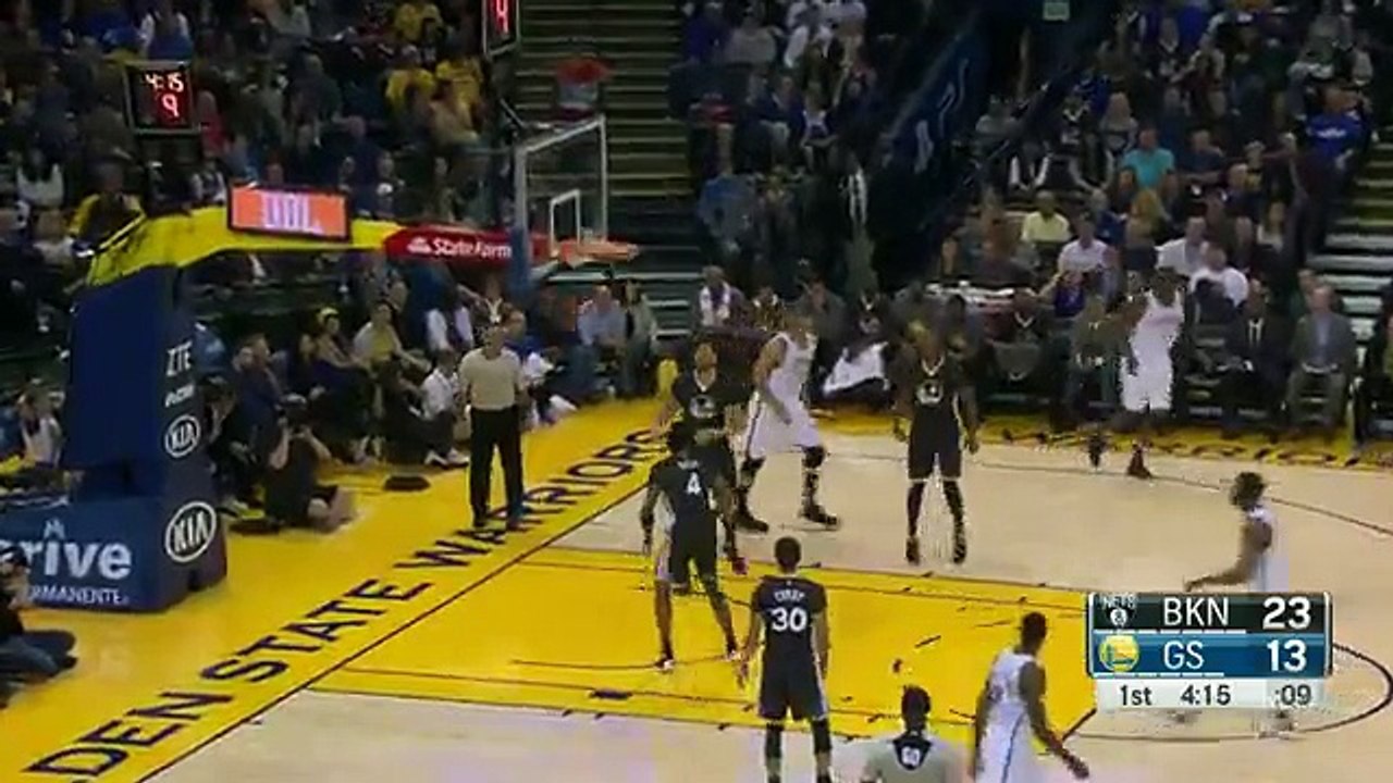 Stephen Curry Duels Jarrett Jack in Oracle