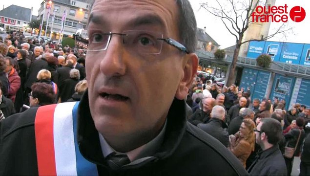 Attentats de Paris. Recueillement à Saint-Lô et Marseillaise.