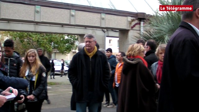 Concarneau. Un rassemblement d'une centaine de personnes