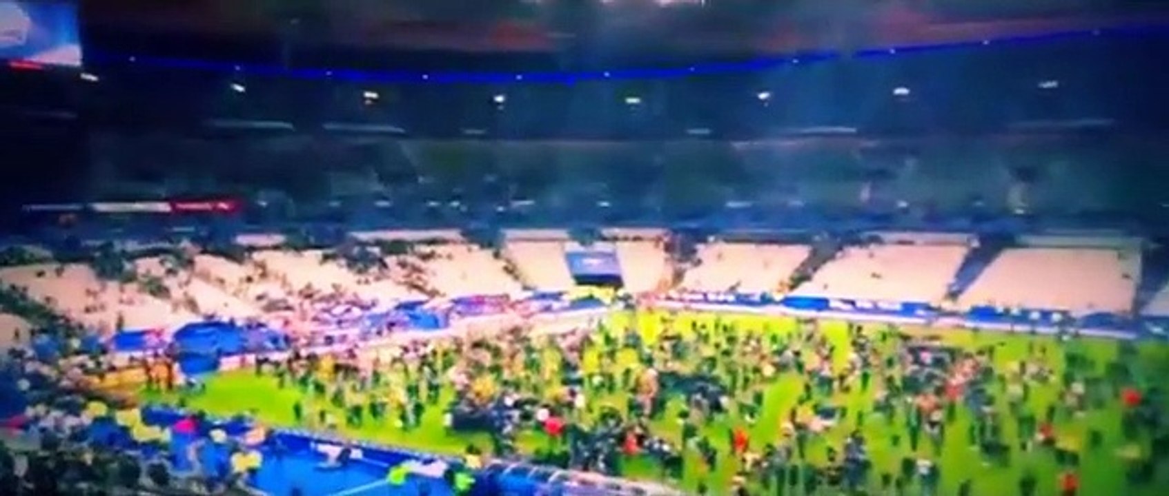Terrorist attack in Paris - Bomb Explosion during France vs Germany FULL VIDEO