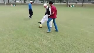 OLd Man Fotbal over