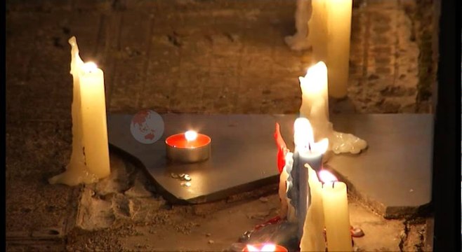 Fasada e Kryeministrisë ndriçohet me ngjyrat e flamurit francez - Ora News- Lajmi i fundit-