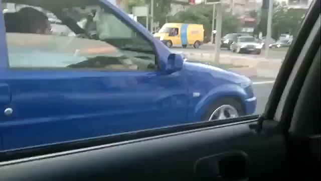 HONDA Civic VTi Sedan vs Peugeot 106 GTI