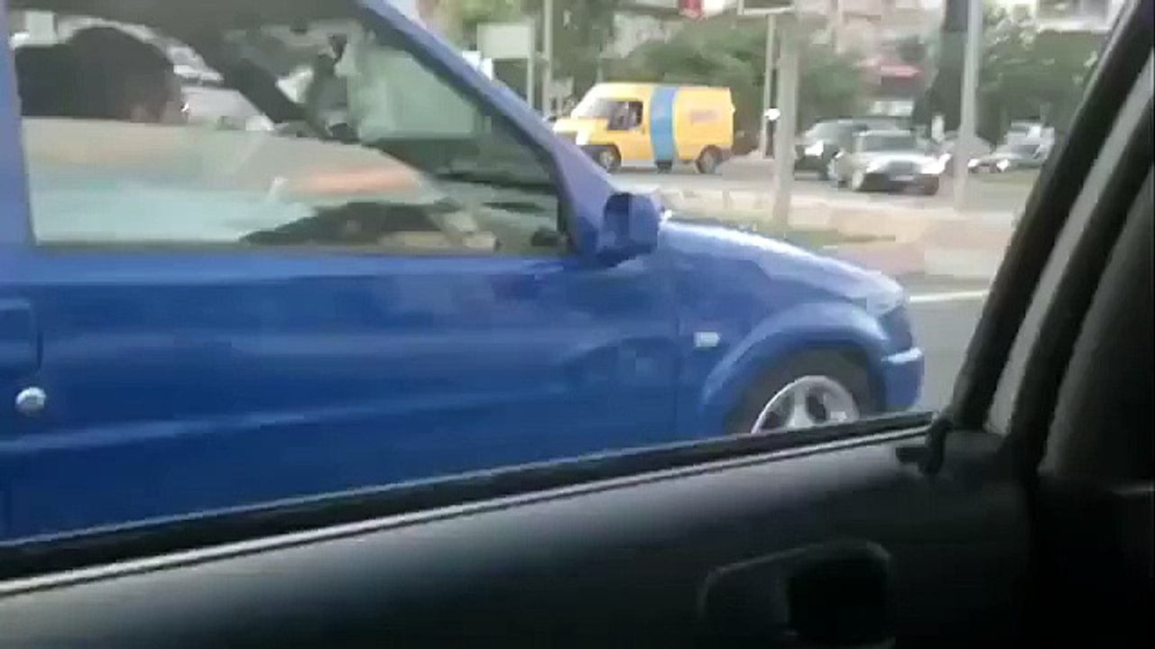 HONDA Civic VTi Sedan vs Peugeot 106 GTI