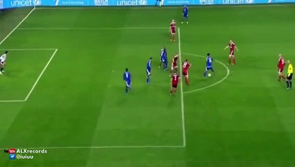 Ronaldinho Fantastic No-Look Pass. England XI vs Rest of World XI