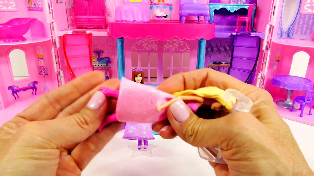 Barbie Musical Light Up Castle Disney Frozen El...