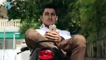 لڑکے لڑکیوں کے گھر کے سامنے کیا کرتے ھیں ویڈیو دیکھیں - Video Dailymotion