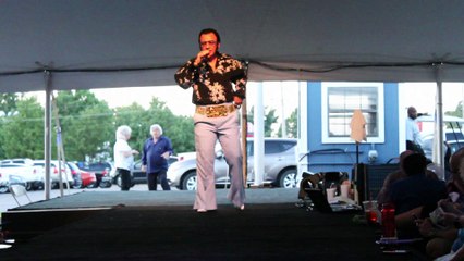 Kim Kredel sings 'True Love Travels On A Gravel Road' Elvis Week 2015