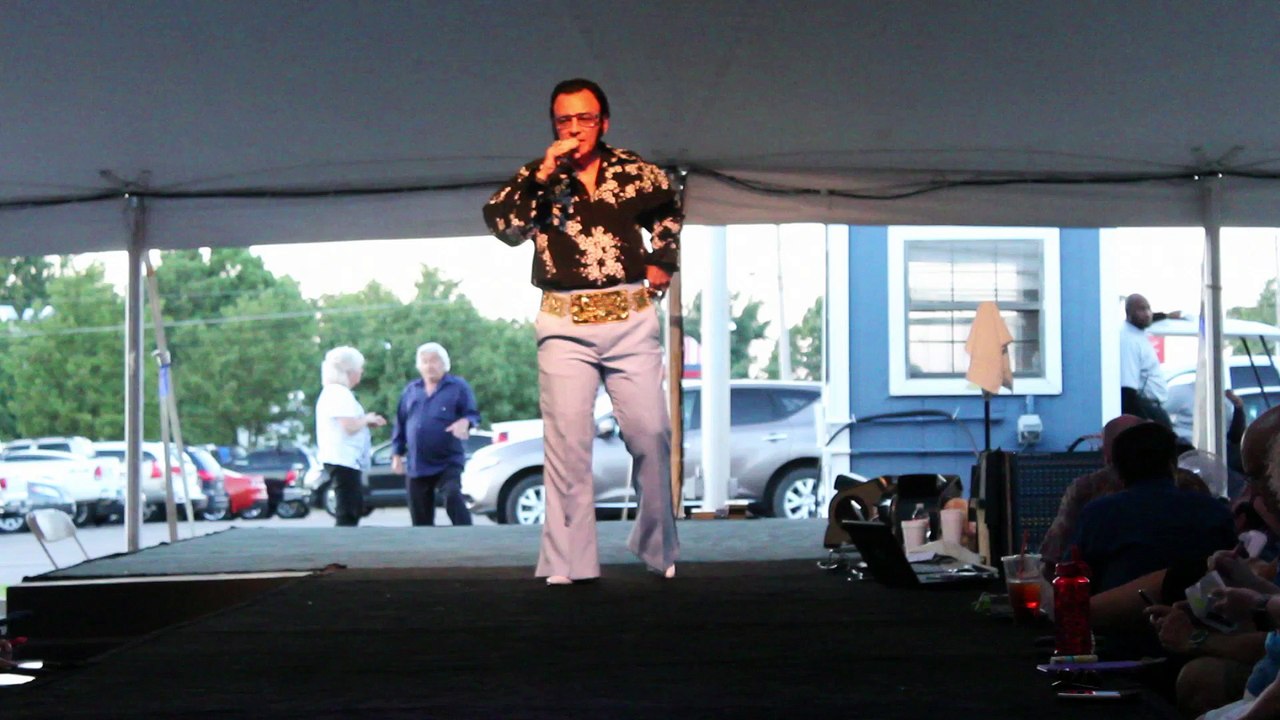 Kim Kredel sings 'True Love Travels On A Gravel Road' Elvis Week 2015