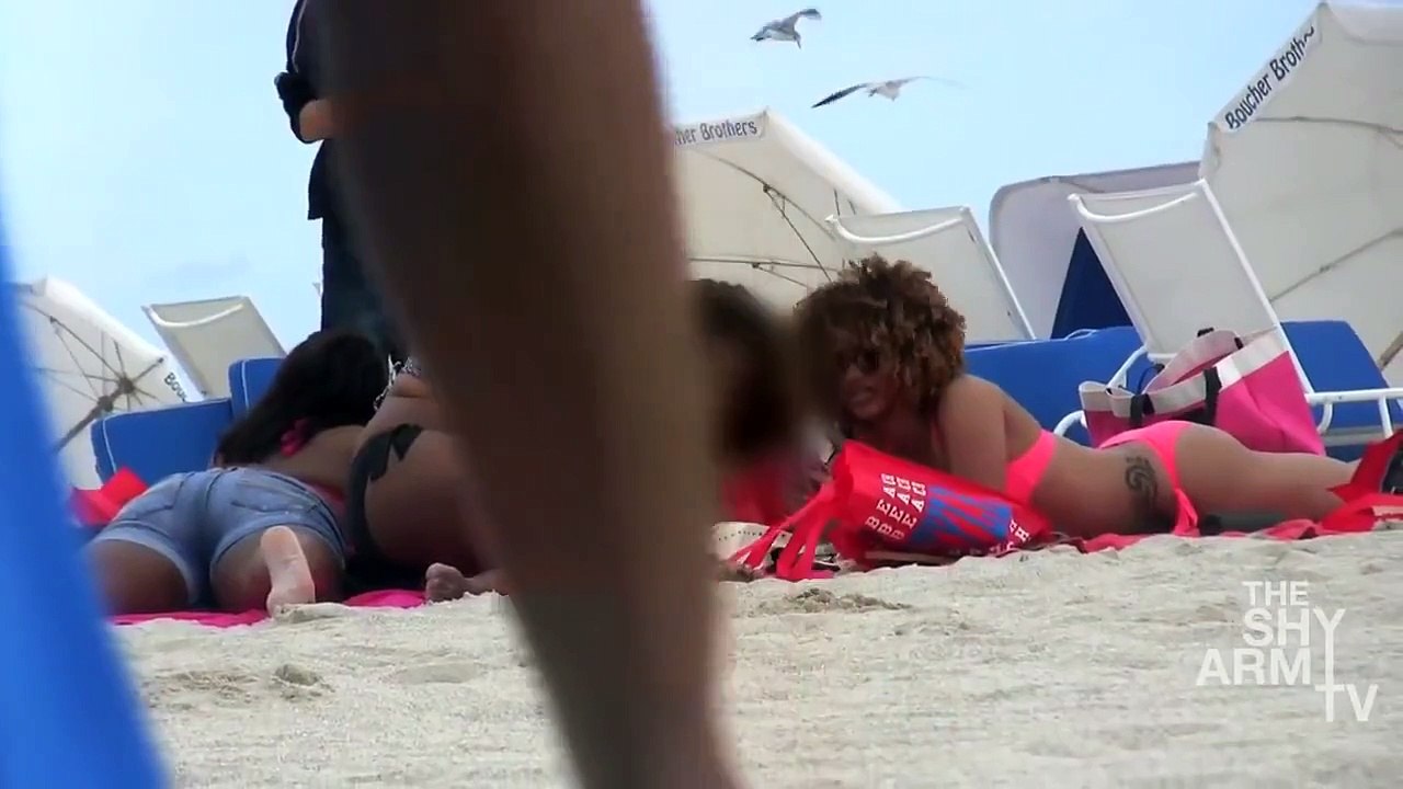 Funny Prank Porn Sex Sounds Prank Prank at the Beach 2015