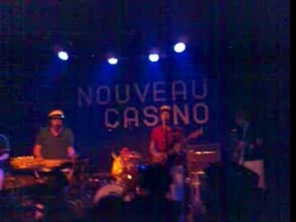 Housse de racket @ Nouveau casino