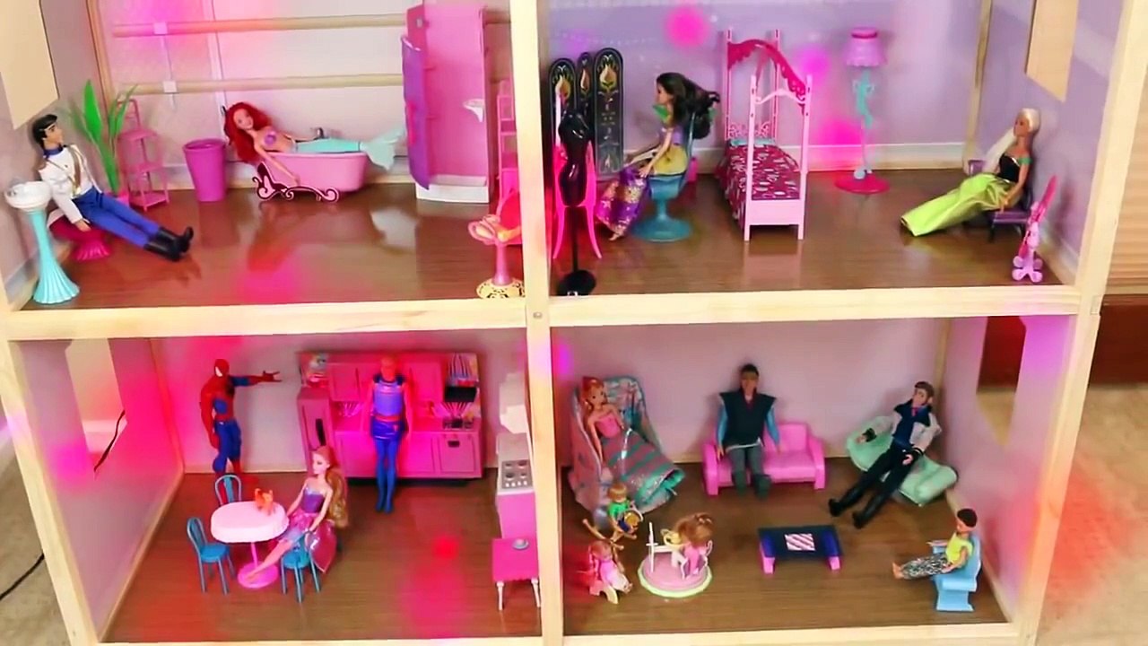 Barbie Dollhouse Frozen Elsa and Anna Dolls Mansion Dollhouse Spiderman Ariel Merman DisneyCarToys
