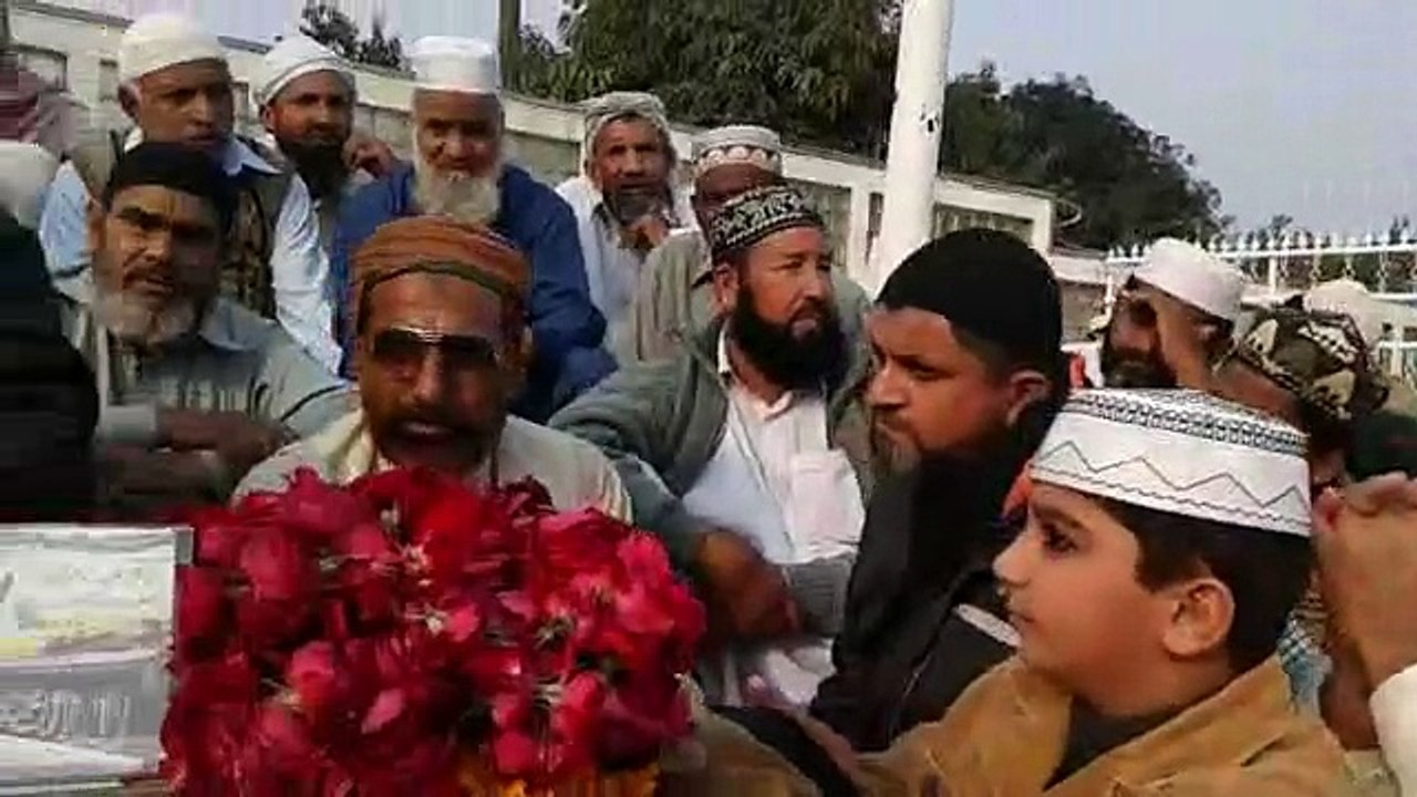 Asghar Ali Qadri Hajvari giving Dars e Kashful Mahjob Mozu Hazrat Data Ali Hajvari R.A ki Hayate Taiba per ek Nazar or pichle Droos ka Khalasa